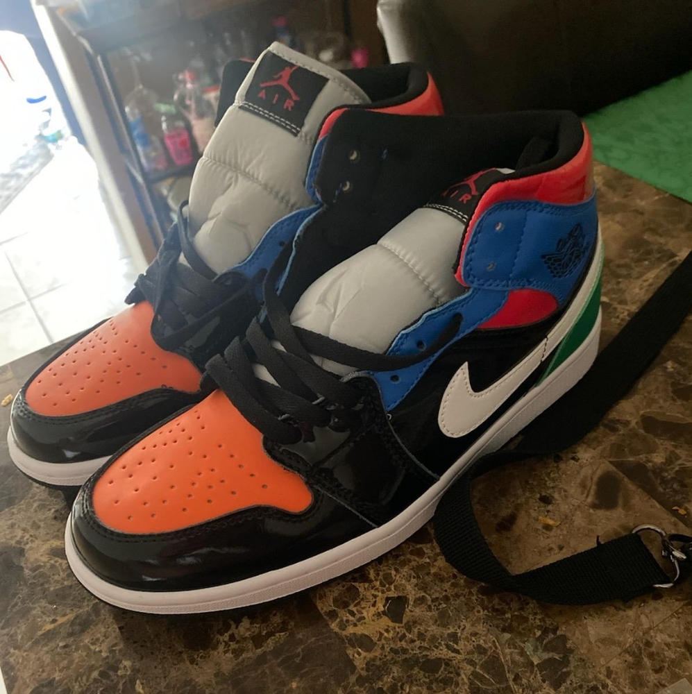 Nike retro 1 men size 8 multi color never been worn